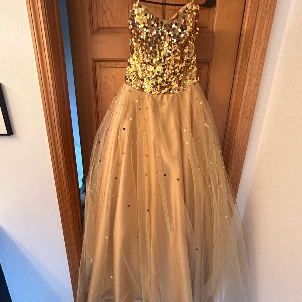 Beautiful gold sequined prom dress